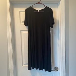 Old Navy black short sleeve dress.